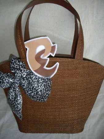 Lindíssima bolsa em Burití customizado